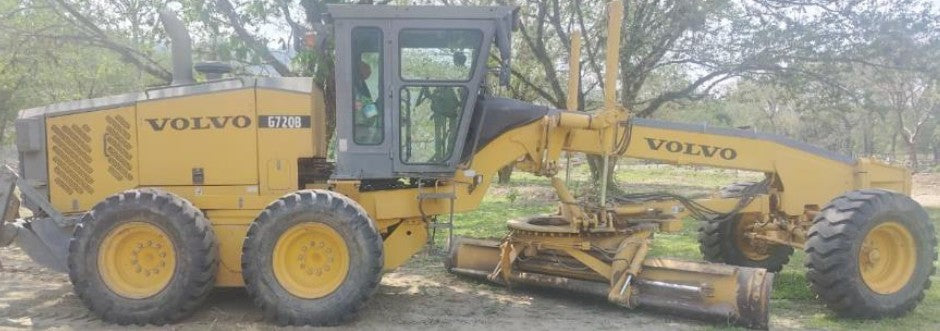MOTONIVELADORA VOLVO G720B