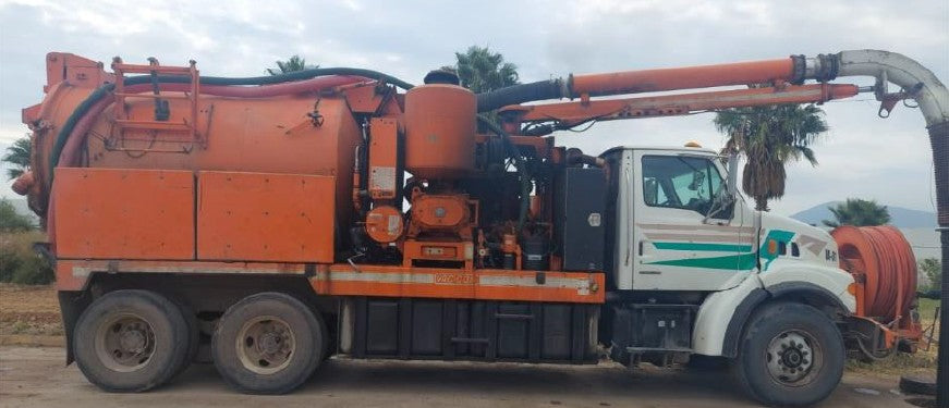 CAMIÓN SÉPTICO AQUATECH STERLING (TIPO VACTOR)